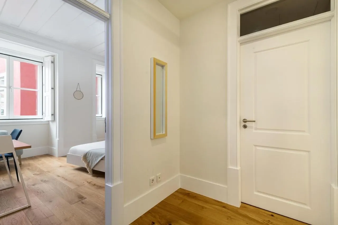 Modern Flat In Downtown Lisbon By Lovelystay Apartman