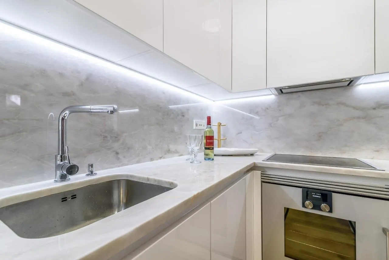Modern Flat In Downtown Lisbon By Lovelystay